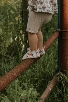 מה חשוב לבדוק לפני שקונים נעלי טרום הליכה?