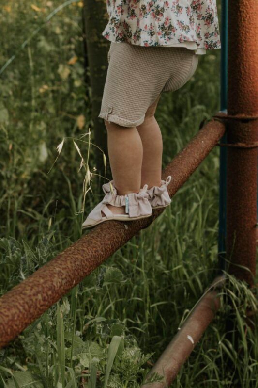 מה חשוב לבדוק לפני שקונים נעלי טרום הליכה?