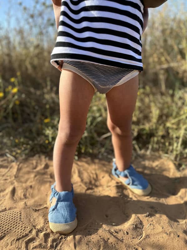 השפעת סוג הסוליה על התפתחות כף הרגל